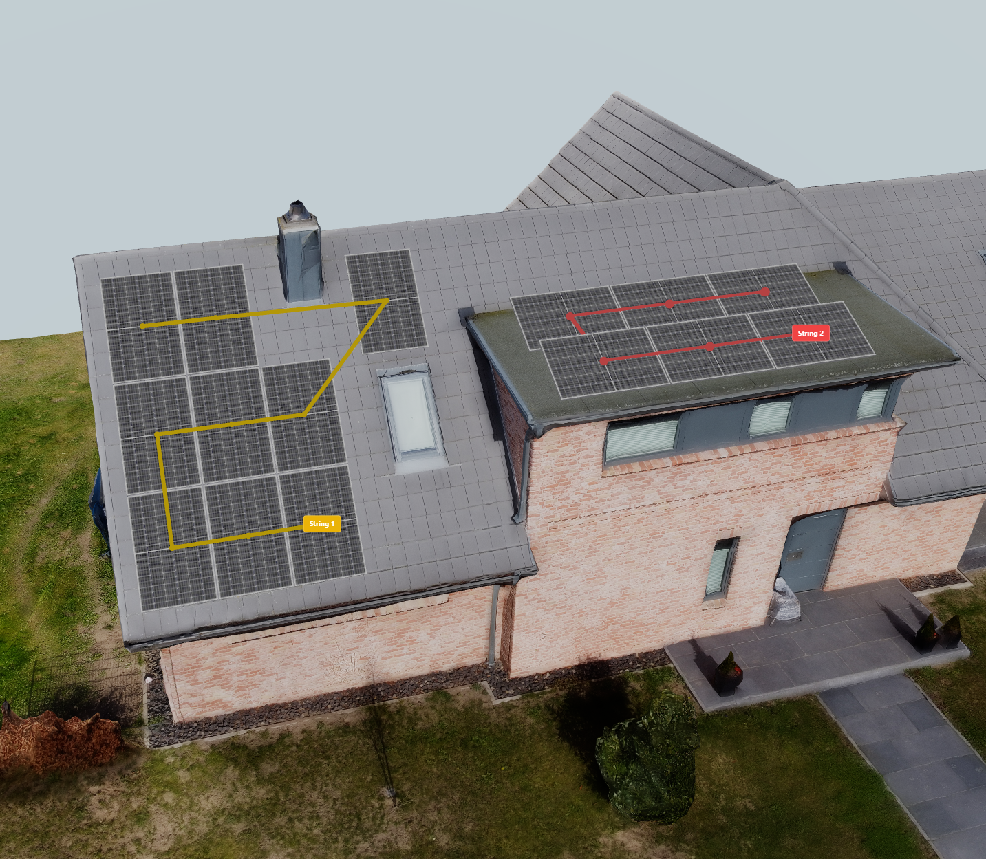 String-Planung mit farbcodierten Strings im SKYMODEL PV-Tool